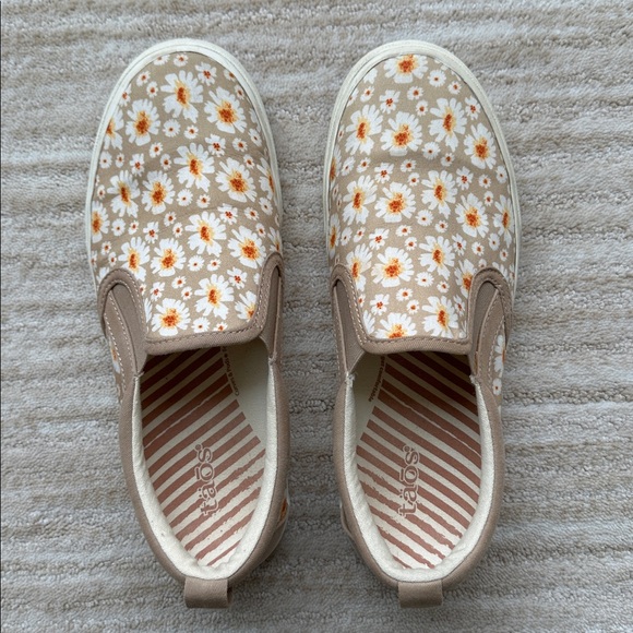 Like New Taos Footwear Rubber Soul Slip-on Daisy Canvas Sneakers Shoes Size 7 - Picture 9 of 17